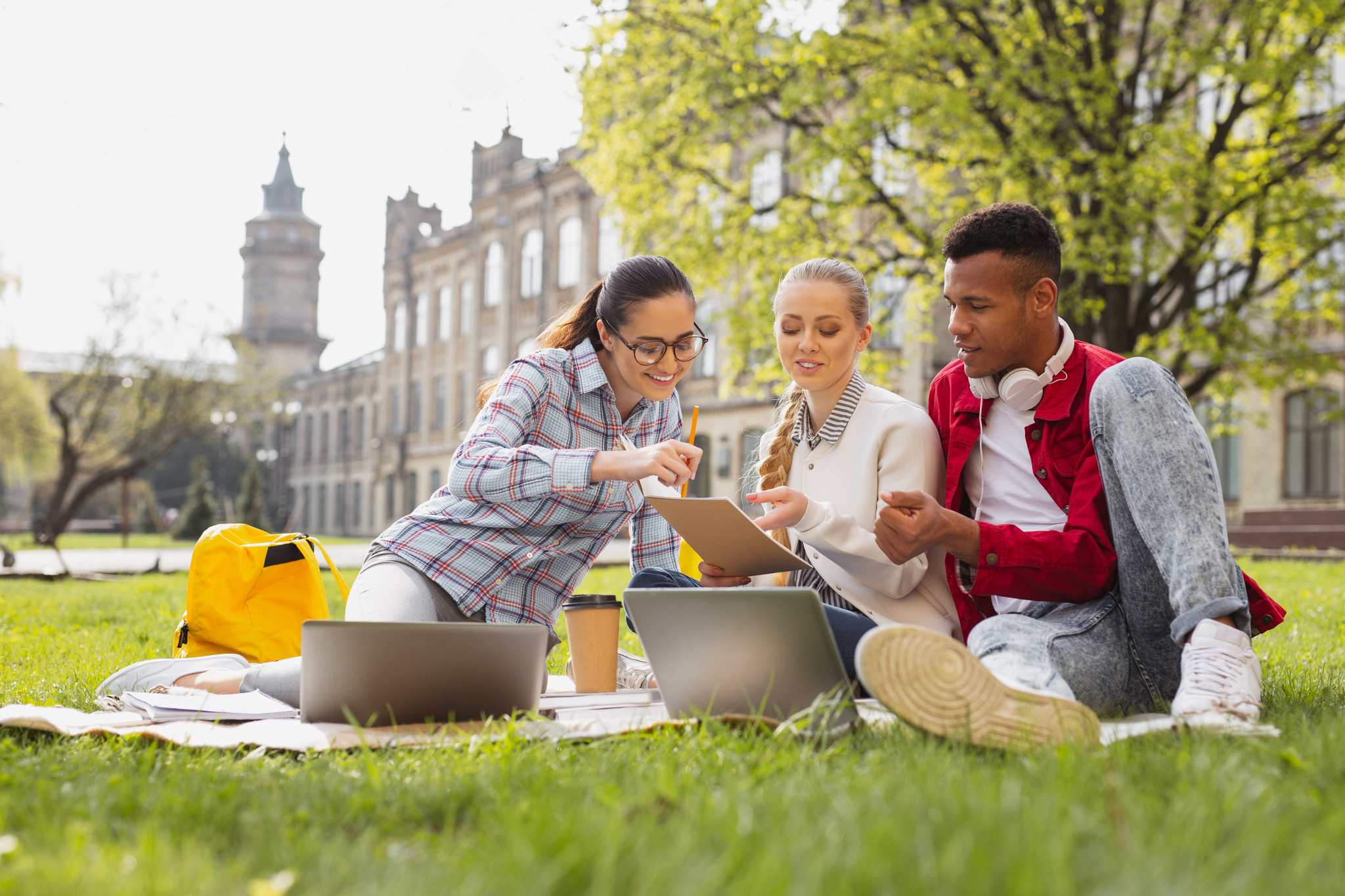 AI Literacy: How to Prepare Your Students for the Workforce in an Age of Rapidly Evolving AI Tools