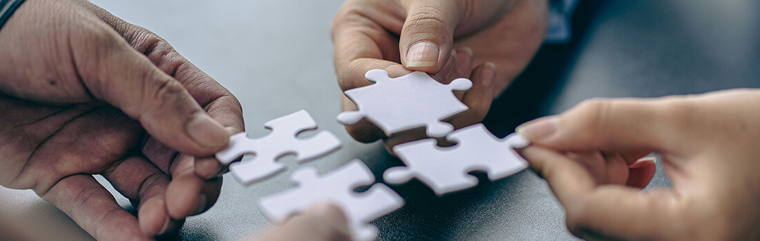 large-5978586528-IA---Feb2024---Collaboration-Between-Marketing-and-Legal-Blog_Blog-image-1100x350